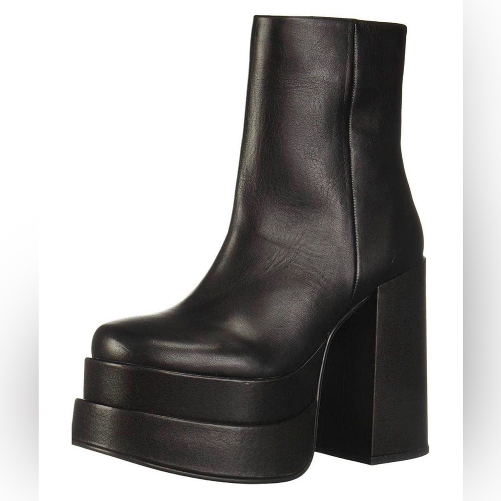 Steve Madden Cobra Boot